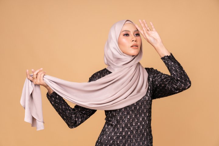 10 Saran Baju Gamis Kekinian supaya Kalian Kian Pede dengan Mode Muslimah